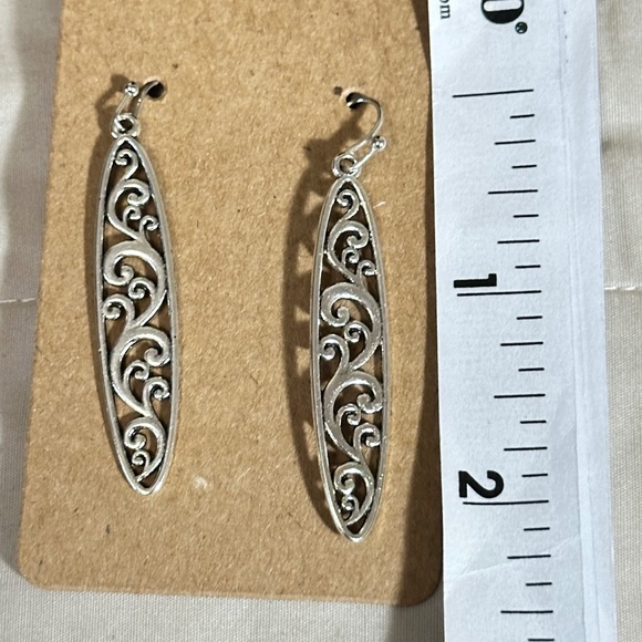 2/$20 Silver tone long marquee w/filigree & swirl hook earrings NWOT - Picture 8 of 10